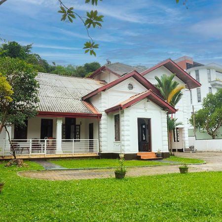 Antique Tourist Lodge Kandy Exterior photo