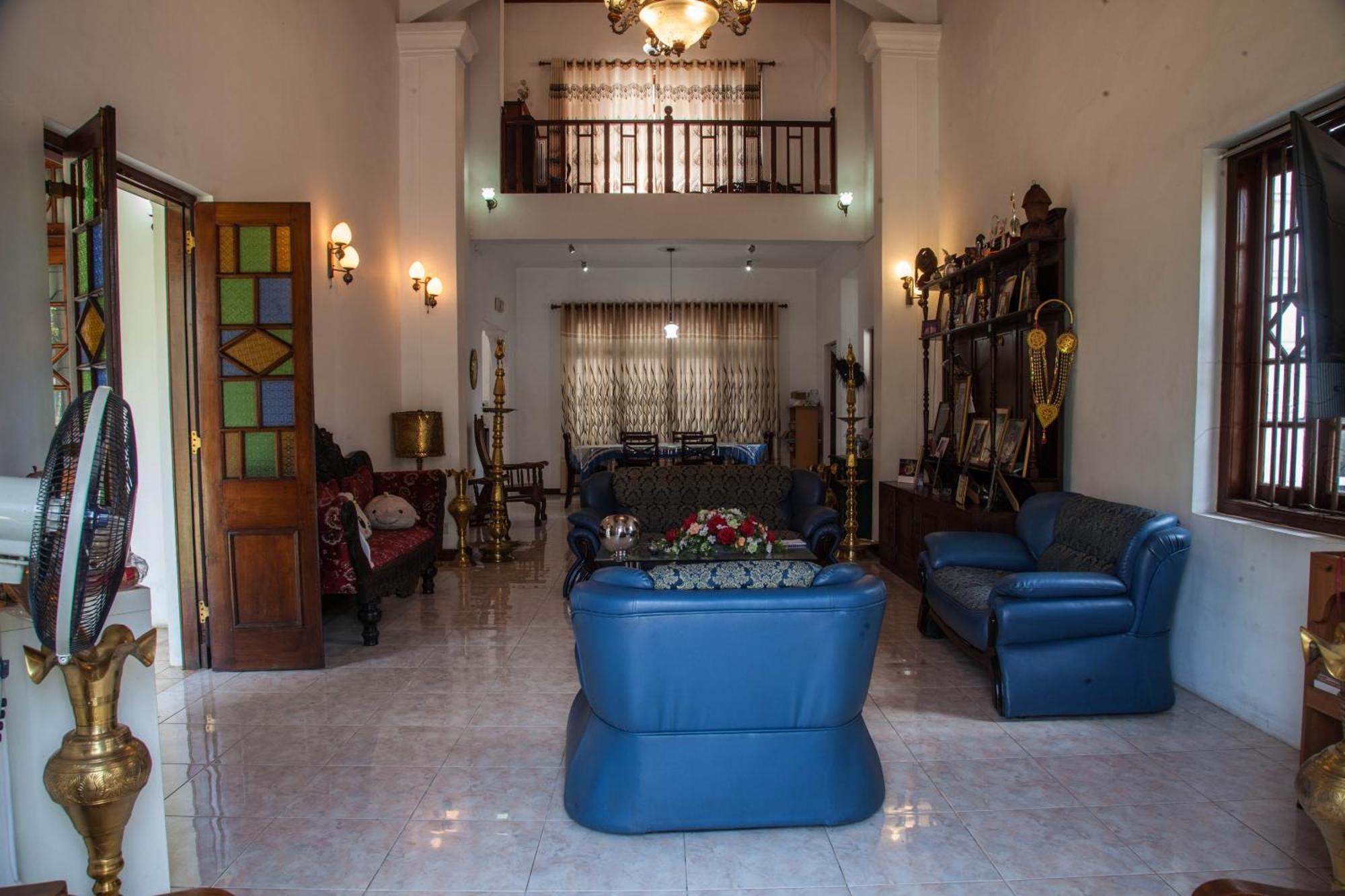 Antique Tourist Lodge Kandy Exterior photo